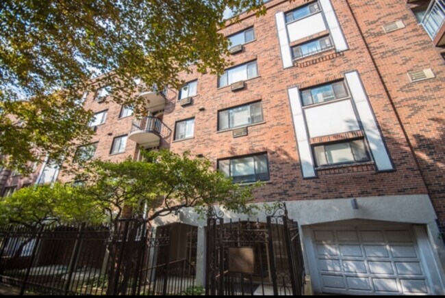 property at 2336 N Commonwealth Ave