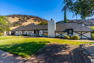 5260 Stow Cir in Santa Rosa, CA - Building Photo - Building Photo