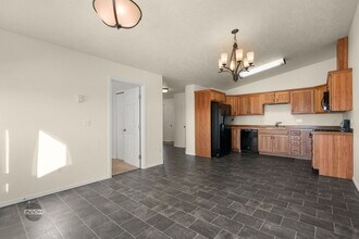 11440 Dawn St in Anchorage, AK - Building Photo - Building Photo