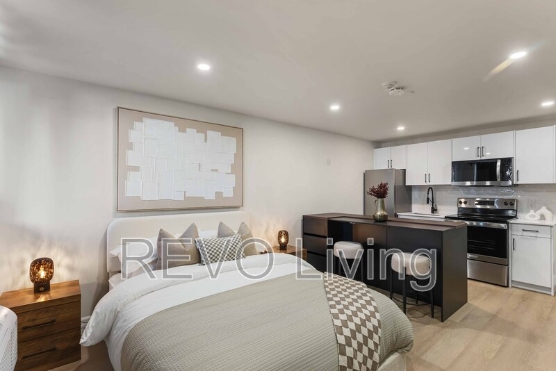 7800 Lundy's Ln in Niagara-On-The-Lake, ON - Building Photo