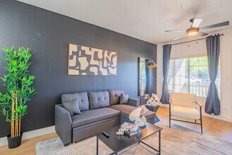 7900 E Princess Dr in Scottsdale, AZ - Building Photo - Building Photo