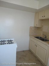 2457 Pierpont Blvd in Ventura, CA - Building Photo - Building Photo