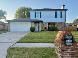 12715 Middlesbrough Ln in Houston, TX - Building Photo