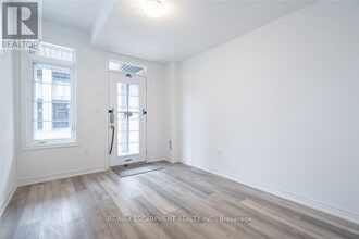 5000 Connor Dr in Lincoln, ON - Building Photo - Building Photo