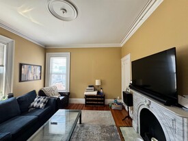 87 North St, Unit 1 in Medford, MA - Building Photo