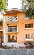 7130 NW 179th St-Unit -104 in Hialeah, FL - Building Photo - Building Photo