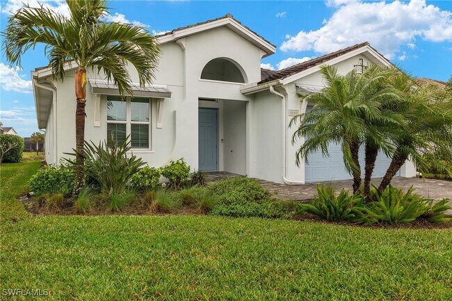 8880 Redonda Dr in Naples, FL - Foto de edificio - Building Photo