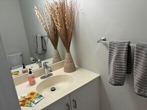 1410 Whitney Ave, Unit F3 in Hamden, CT - Building Photo - Building Photo