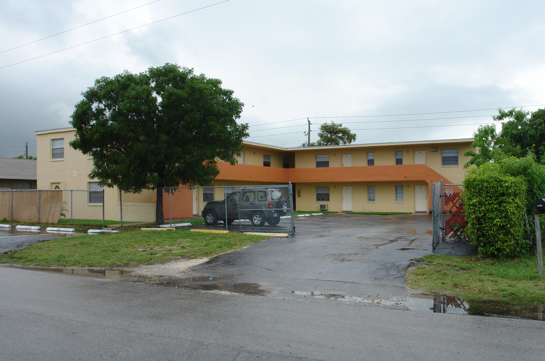 721 NW 3rd Ave in Fort Lauderdale, FL - Building Photo