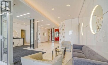30-230 Meadowglen Pl in Toronto, ON - Building Photo - Building Photo
