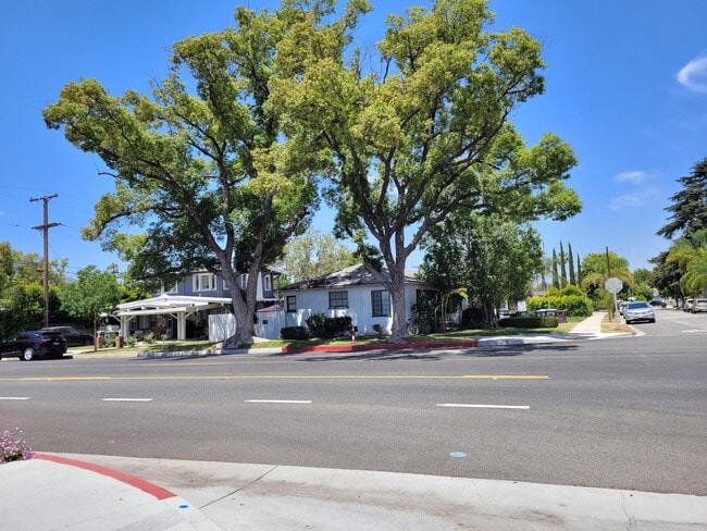 900 Patterson Ave, Unit 900 Patterson Avenue in Glendale, CA - Building Photo - Building Photo