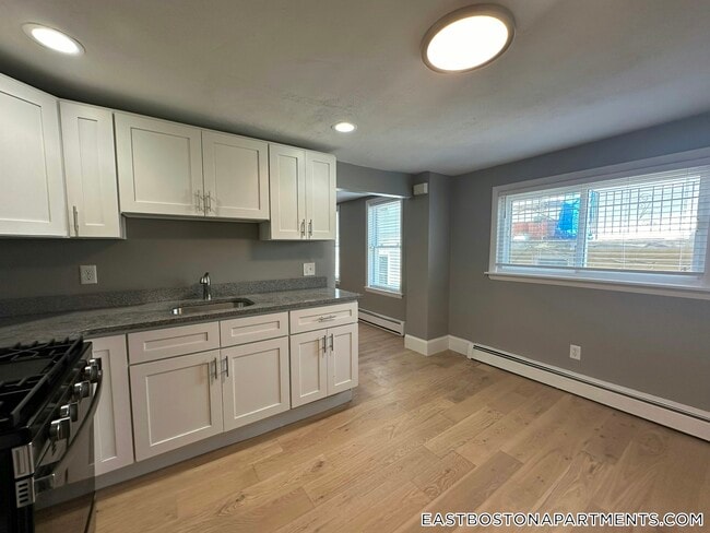 43 Cottage St