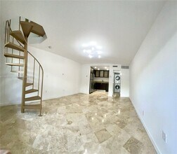 3025 Mary St in Miami, FL - Building Photo - Building Photo