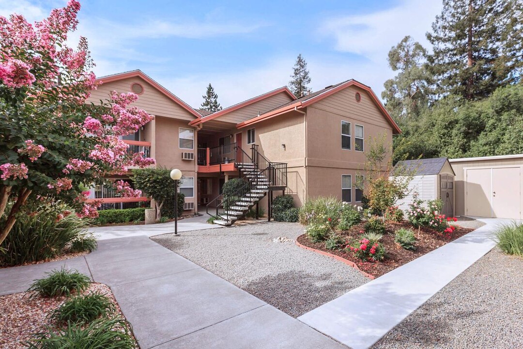 Redwood Meadow Senior Apartments in Santa Rosa, CA - Building Photo