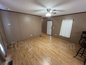 5510 Lavey Ln in Baker, LA - Building Photo - Building Photo