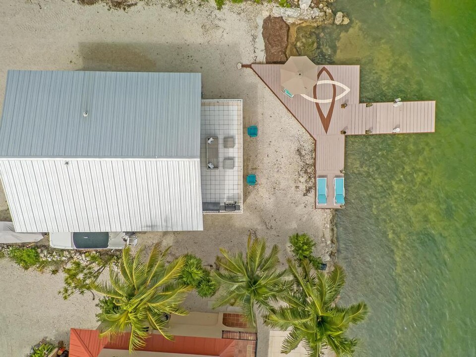 757 La Fitte Rd in Summerland Key, FL - Building Photo