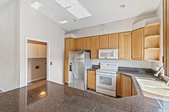 1975 Putnam Dr in Reno, NV - Foto de edificio - Building Photo