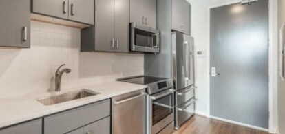 63 Melcher St, Unit 407 in Boston, MA - Foto de edificio - Building Photo