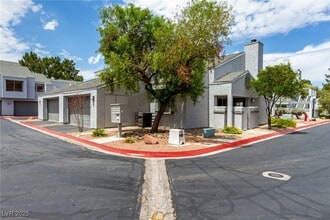 5644 Vineyard Ln in Las Vegas, NV - Building Photo - Building Photo