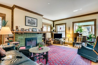 1454 W Fargo Ave in Chicago, IL - Building Photo - Interior Photo