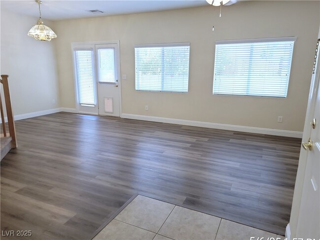 10613 Petricola St in Las Vegas, NV - Building Photo - Building Photo