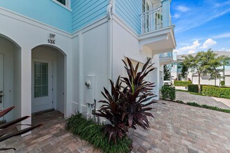 526 Inlet Waters Cir in Jupiter, FL - Building Photo - Building Photo