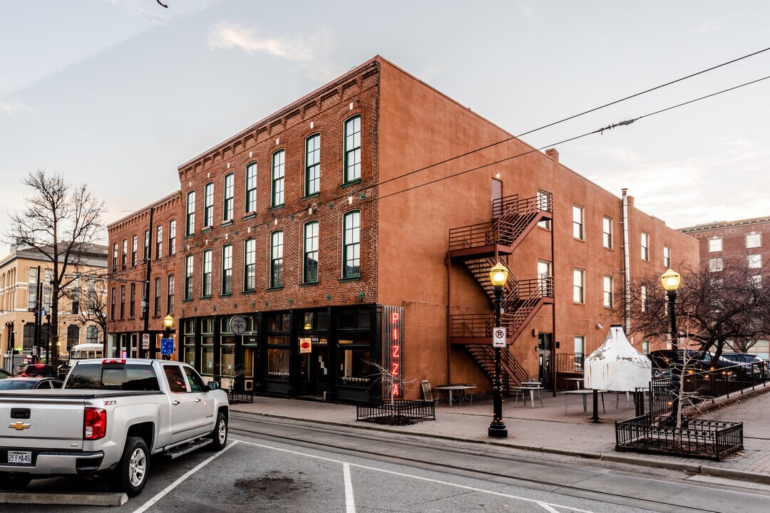 412 Delaware St in Kansas City, MO - Building Photo
