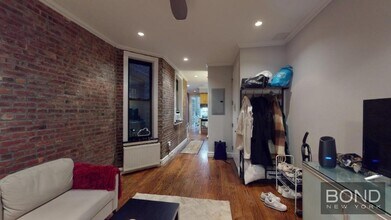 450 W 50th St in New York, NY - Foto de edificio - Building Photo