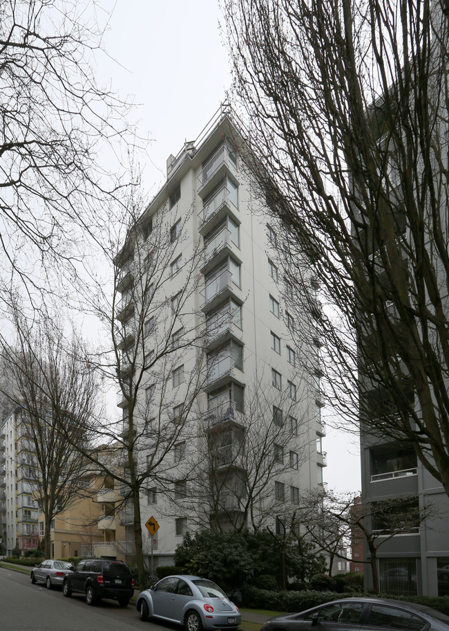 Crystal Park Tower in Vancouver, BC - Building Photo - Building Photo