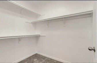 3501 E 103rd Cir in Thornton, CO - Foto de edificio - Building Photo