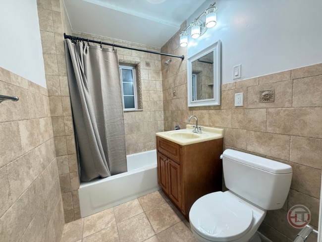 1642 Williamsbridge Rd in Bronx, NY - Building Photo - Building Photo