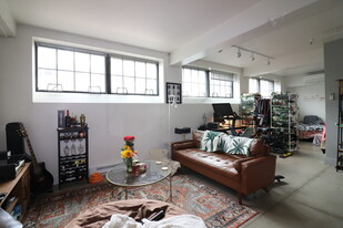 20 Sunnyside St in Boston, MA - Building Photo