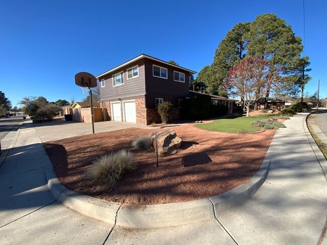 3201 Lykes Dr NE in Albuquerque, NM - Building Photo - Building Photo