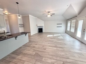 2300 Alta Vista Ln in Edmond, OK - Building Photo - Building Photo