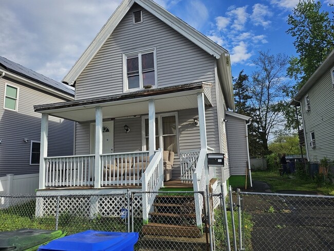 241 Tyler St in Springfield, MA - Building Photo - Building Photo