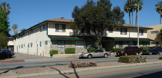 389 N Los Robles in Pasadena, CA - Foto de edificio - Building Photo