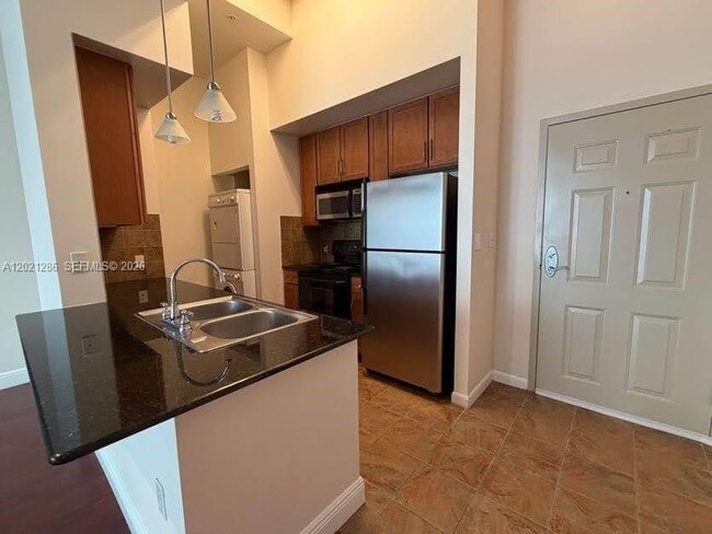 property at 2000 N Bayshore Dr