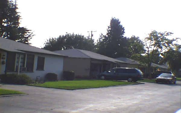 10620-10645 Lynrose St in Temple City, CA - Foto de edificio