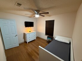 6305 Courtside Dr in Watauga, TX - Building Photo