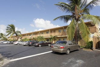 Pompano Gardens in Pompano Beach, FL - Foto de edificio - Building Photo