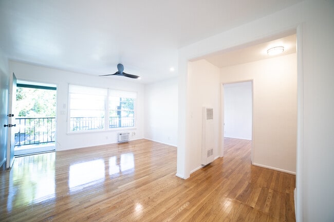 11638 Riverside Dr in Los Angeles, CA - Building Photo - Building Photo