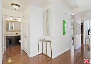 6471 Zuma View Pl in Malibu, CA - Building Photo - Building Photo
