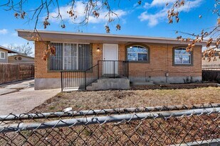443 Dorothea Way in Salt Lake City, UT - Building Photo