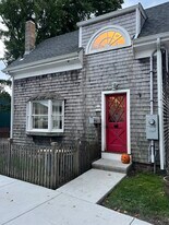 25 Eastern Ave in Gloucester, MA - Building Photo