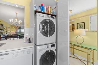 911 Gardenia Dr in Delray Beach, FL - Building Photo - Building Photo