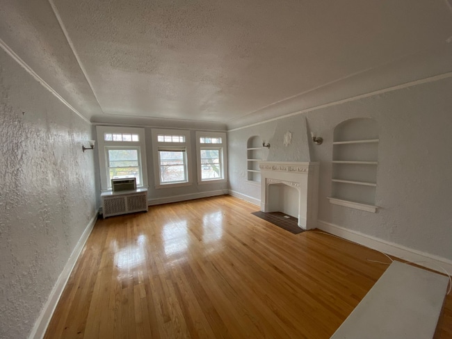 6301 N Washtenaw Ave in Chicago, IL - Building Photo - Building Photo