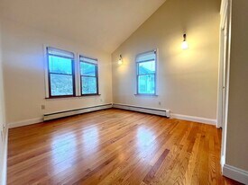 77 Summer St, Unit #1 in Medford, MA - Building Photo