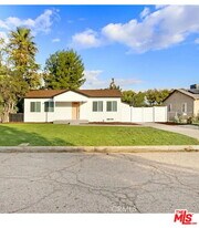 4555 N Acacia Ave in San Bernardino, CA - Building Photo