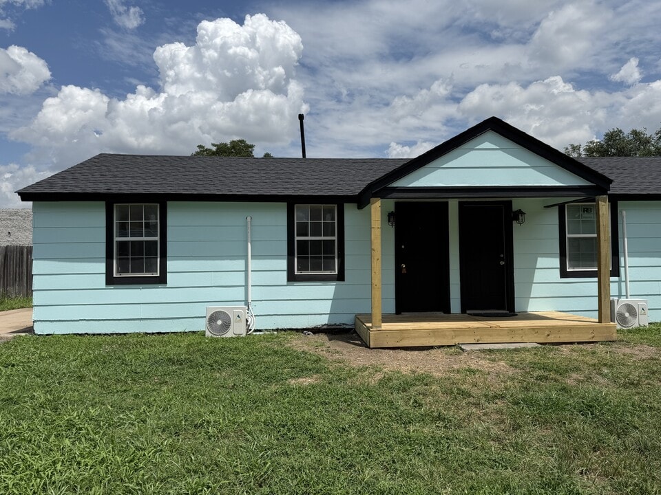 1827 N 2nd St in Enid, OK - Building Photo