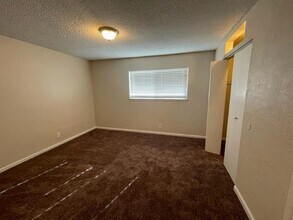 1025 W Rancho Rd in Corona, CA - Building Photo - Building Photo